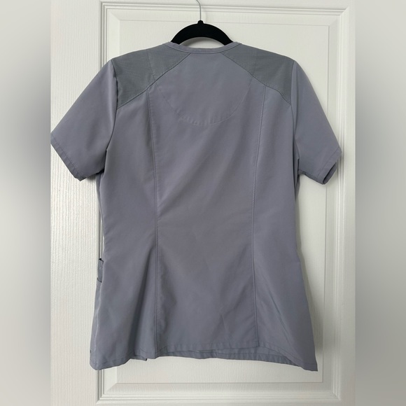 BARCO ONE Scrub Top - Picture 2 of 2